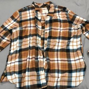 American Eagle woman’s boyfriend fit plaid